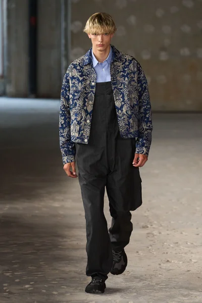 Look 42